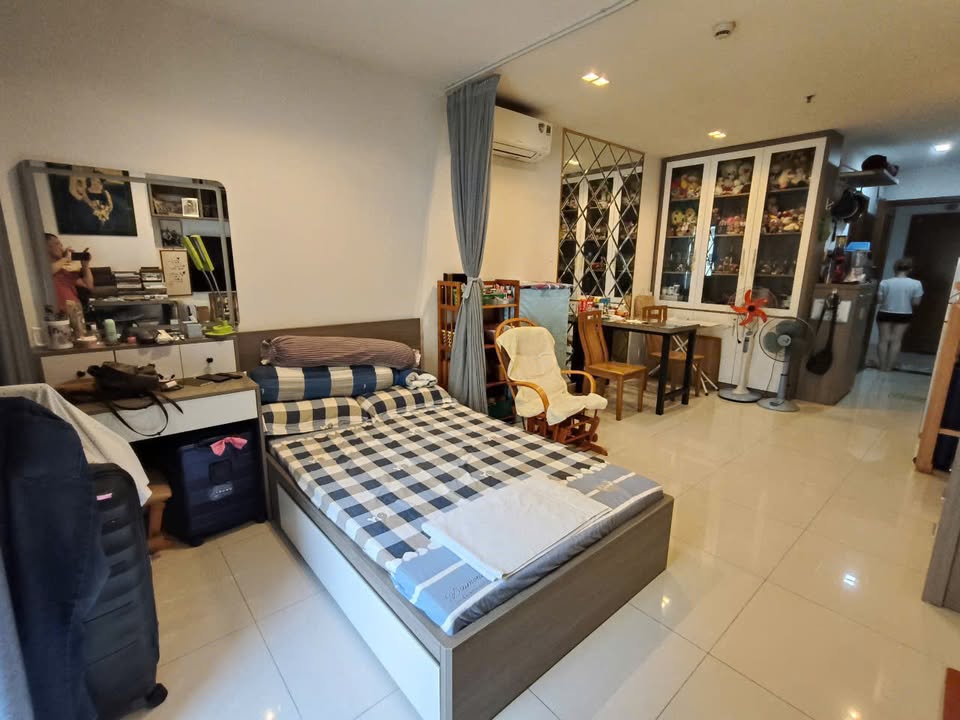 Căn hộ Studio Sky Center Tân Bình 34m² giá 2.8 tỷ - Nội thất đầy đủ, gần sân bay!