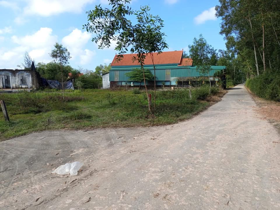 Đất lô góc 3700m² tại thị trấn Phú Đa - Giá chỉ 2.162 tỷ, đầu tư sinh lời cao!