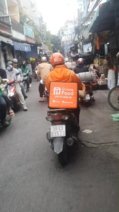 Nhà 2 tầng Lạc Long Quân 46m² giá 5 tỷ - Đường hẻm yên tĩnh, tiện ích đầy đủ