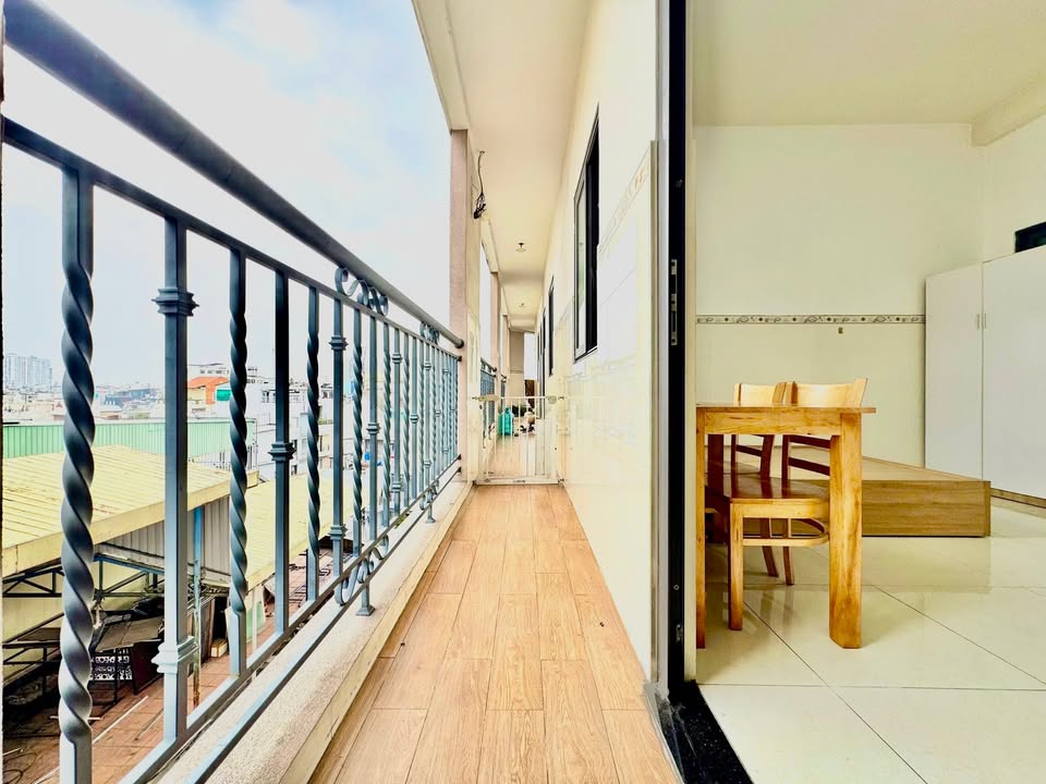 Căn hộ cho thuê 32 Hoàng Hoa Thám, Tân Bình 5.2 triệu - Ban công thoáng mát