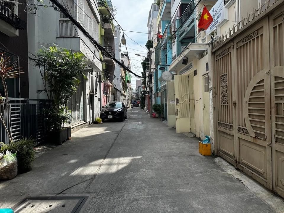 Nhà thừa kế Lê Văn Sỹ, Quận 3 108m² giá 23.5 tỷ - Xe hơi vào tận nhà!