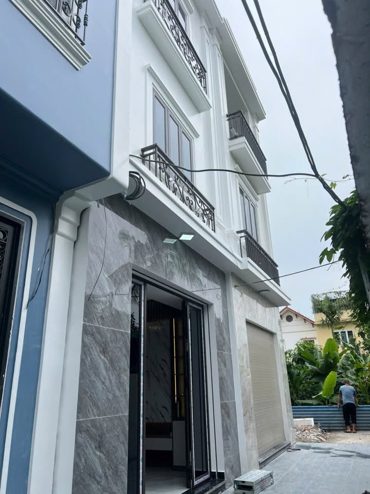 Nhà 2.5 tầng Hồng Thái 70m² giá 2.1 tỷ - Gần chợ Kiều Trung!