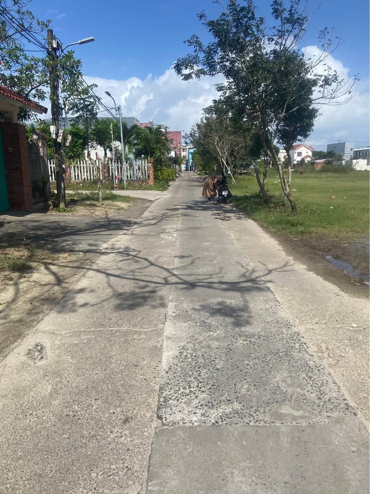 Nhà nguyên căn Ngũ Hành Sơn 100m² giá 4.05 tỷ - Vị trí đẹp, tiện ích đầy đủ!