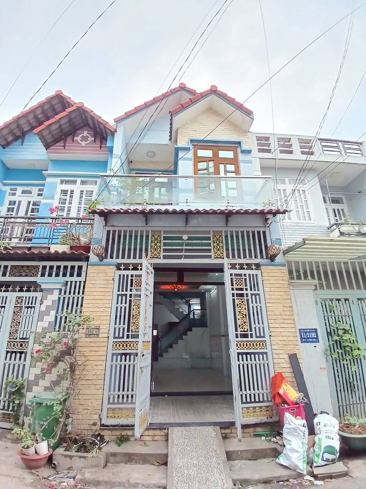 Bán Nhà Đẹp Bình Chánh 64m² giá 2.49 tỷ - Vào ở ngay!