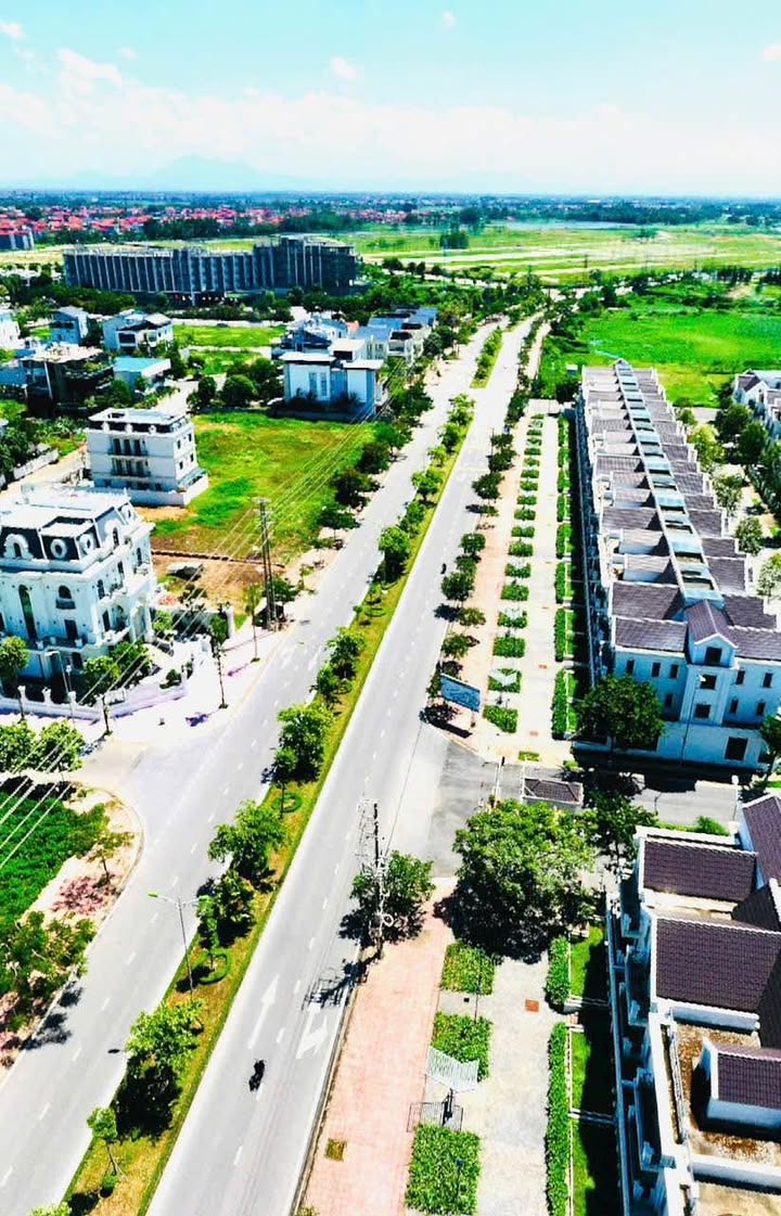 Lô đất Đinh Tiên Hoàng Vĩnh Yên 202m² giá 7.9 tỷ - Cơ hội đầu tư hiếm có!