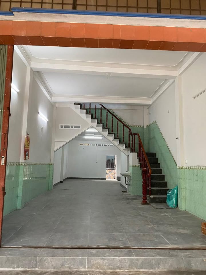 Nhà cho thuê Trương Vĩnh Ký, Quy Nhơn - Mặt hướng chợ, dễ kinh doanh!