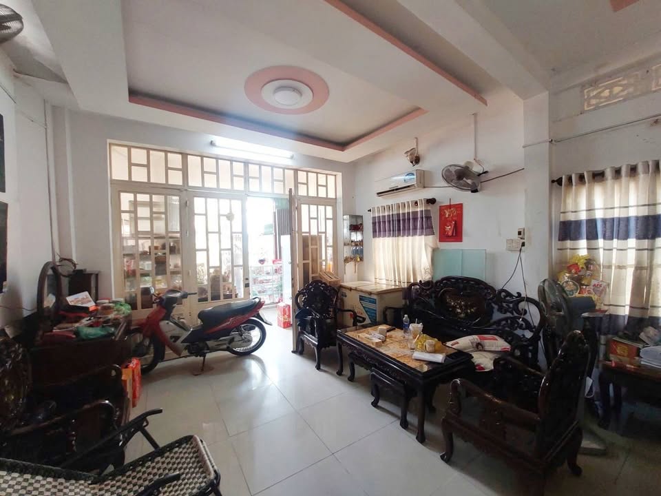 Căn hộ 130m² Lã Xuân Oai Thủ Đức giá 5.9 tỷ - Tiềm năng đầu tư sinh lời!