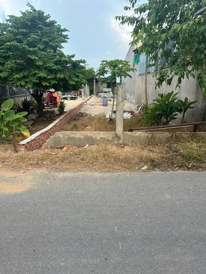 Đất mặt tiền đường Hoa Vàng, xã Mỹ Hạnh Nam, 185m² giá 1.8 tỷ - Pháp lý rõ ràng, kinh doanh tốt!