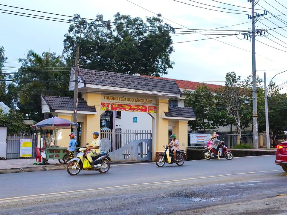 Đất nền Tân Xuân Đồng Xoài 150m² giá 1.7 tỷ - Sát Trạm Điện, Tiểu Học Tân Xuân B