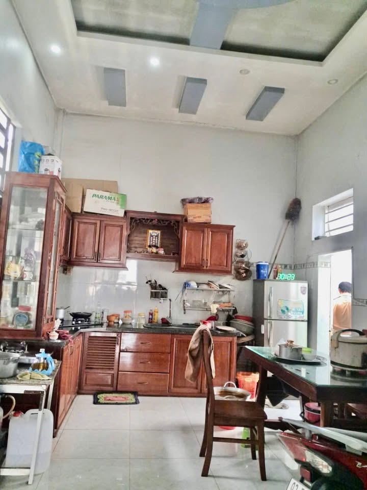 Nhà Phường Đồng Xoài 200m² giá 6.2 tỷ - Đầu tư sinh lời với 7 phòng trọ!