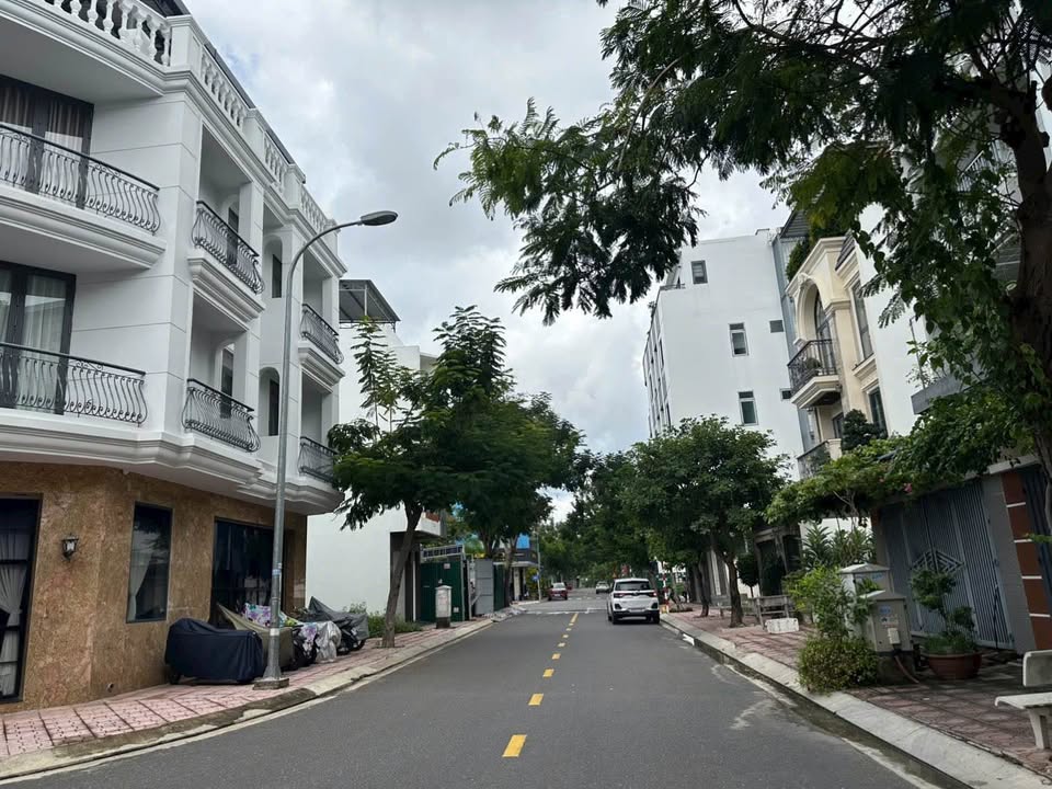 Nhà phố Hà Quang 2 Nha Trang 100m² giá 7 tỷ - Vị trí đẹp kinh doanh