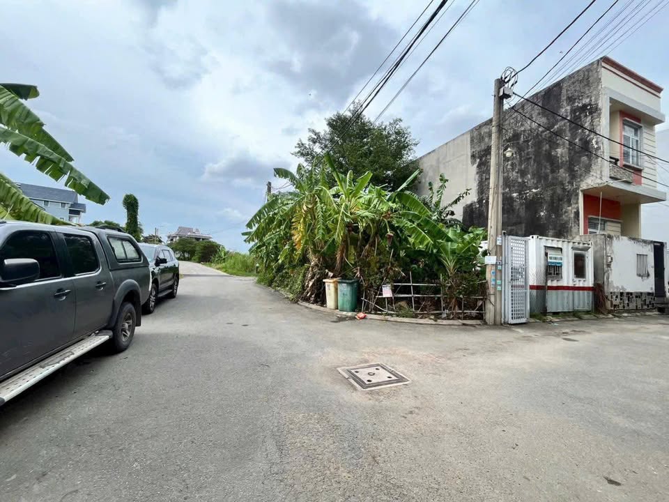 Đất nền lô góc 2 mặt tiền đường số 9, Thủ Đức 100m² giá 7 tỷ - Cơ hội đầu tư hấp dẫn!