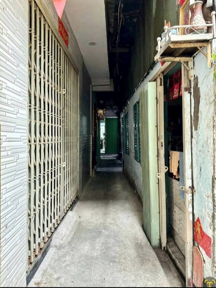 Nhà phố Nguyễn Văn Đừng, Quận 5, 40m² giá 2.8 tỷ - Sổ hồng riêng, giao dịch ngay!