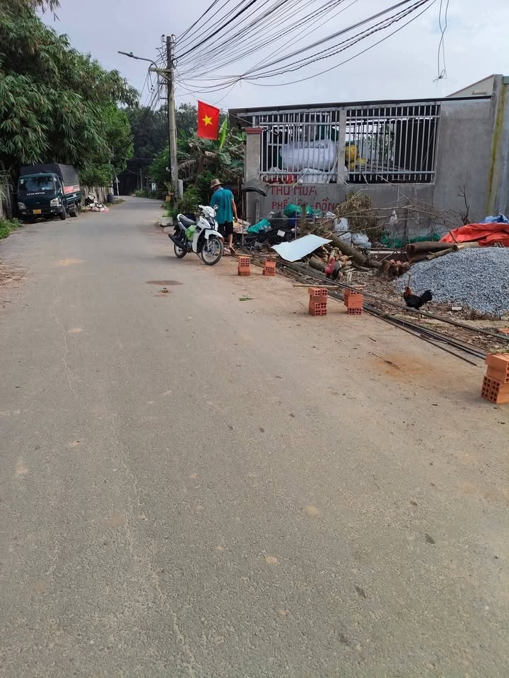 Đất nền An Tây, Bến Cát, 140m² giá 1.45 tỷ - Mặt tiền đường nhựa, gần sân banh!