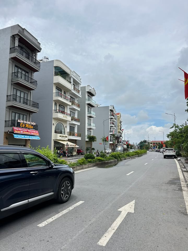 Bán gấp FrontHouse mặt đường Lê Quang Đạo 66m² - Phù hợp mở văn phòng, nhà hàng!