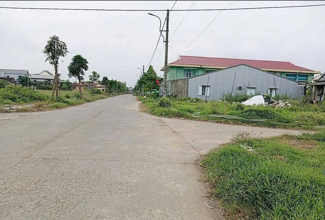 Đất nền Thủy Vân TP Huế 100m² giá 1.6 tỷ - Sổ đỏ chính chủ, an ninh tốt!