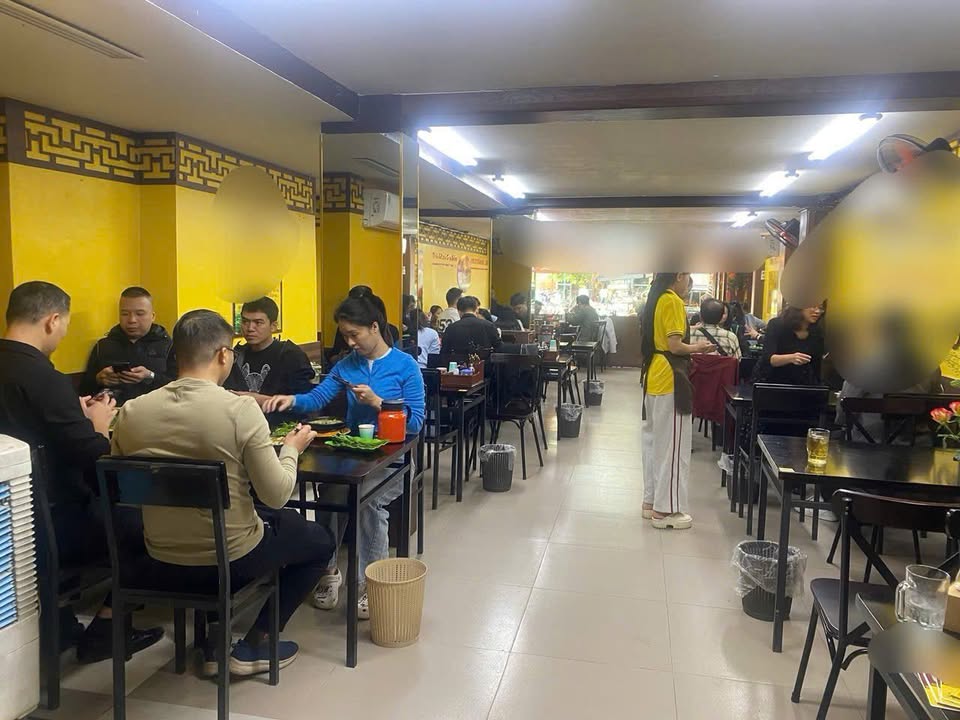 Sang nhượng quán ăn mặt phố Trần Huy Liệu, Ba Đình, 120m² - Kinh doanh sầm uất!