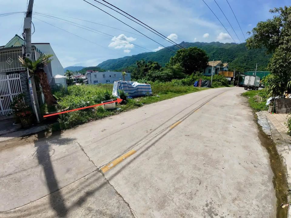 Đất thổ cư Đỗ Xuân Hợp 300m² giá 3.3 tỷ - Hẻm ô tô, tiện ích đầy đủ!