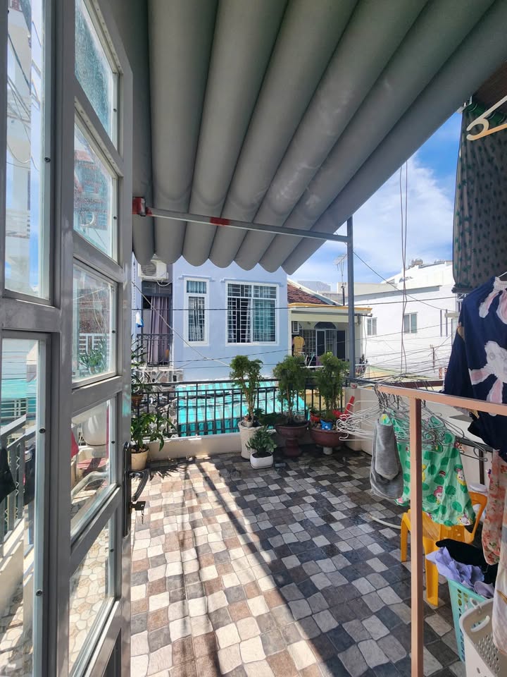 Nhà phố Phước Tân Nha Trang 25.3m² giá 2.5 tỷ - Sổ hồng chính chủ, gần biển!