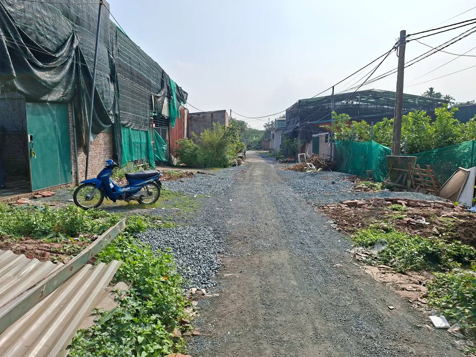 Nhà vườn Đông La 166m² giá 1 tỷ - Thiết kế 2 phòng ngủ tiện nghi!