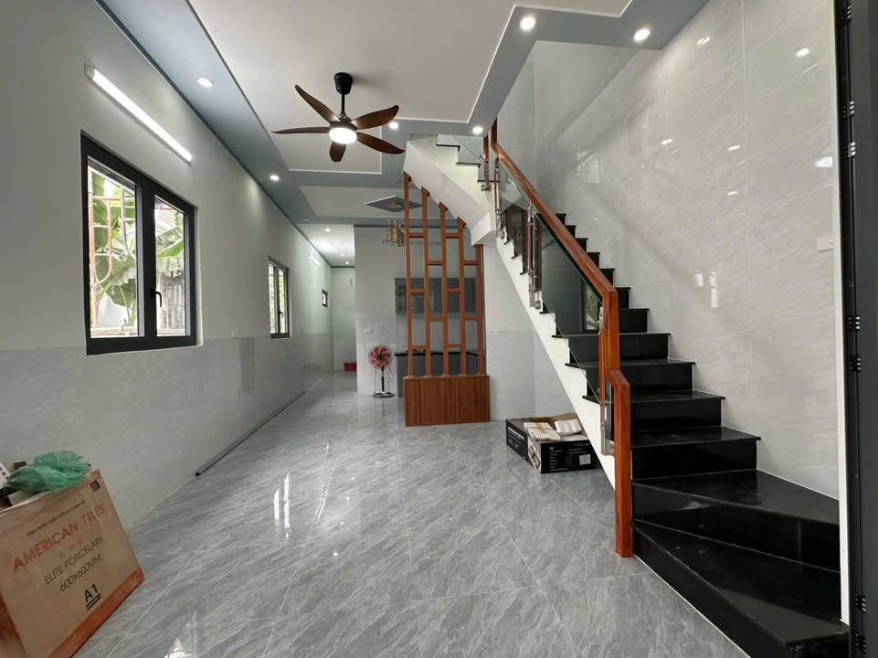 Nhà 2 tầng mặt tiền đường tại Long Bình Tân 60m² giá 3.85 tỷ - Thiết kế hiện đại