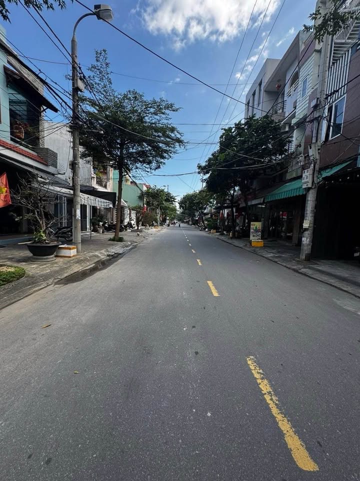 Nhà 4 tầng đường Hàn Thuyên, Đà Nẵng 76.5m² giá 11 tỷ - Khu vực sầm uất, tiện ích đầy đủ!