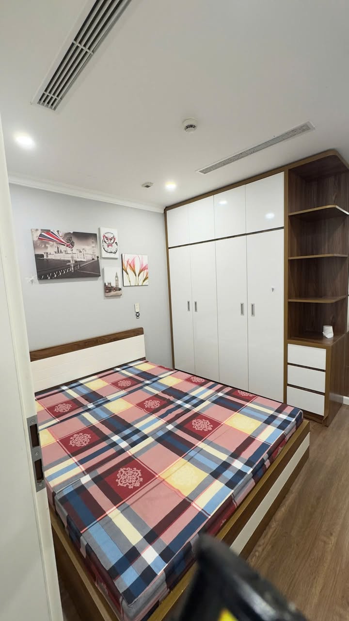 Căn hộ Sunshine Garden Vĩnh Tuy 3 phòng ngủ giá 14.5 triệu - Sẵn sàng vào ở ngay!