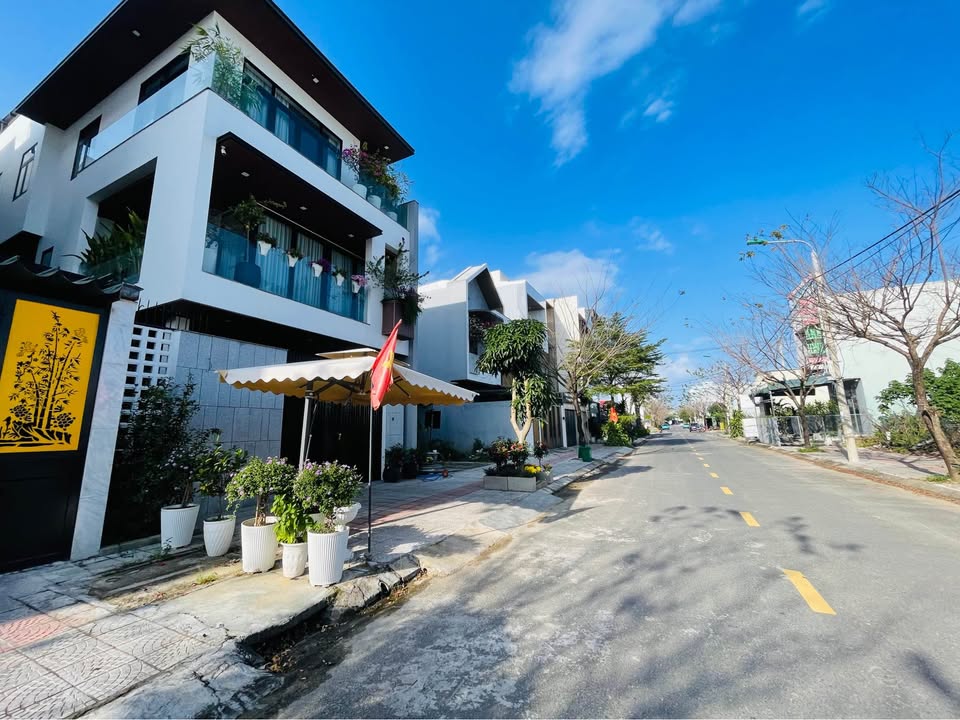 Đất nền liền kề Biệt thự B2.9 Nam Hòa Xuân 300m² giá 21 tỷ - Cơ hội đầu tư hiếm có!