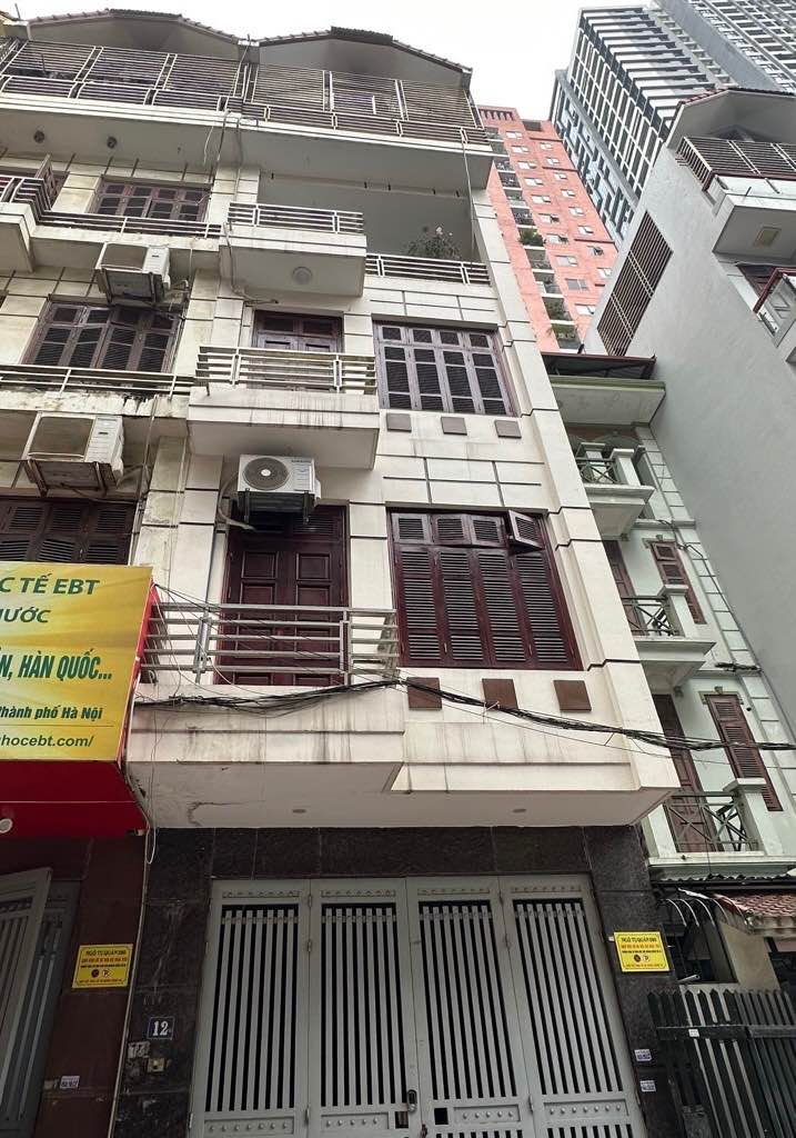 Nhà riêng Cầu Giấy 58m² giá 10 tỷ - Kinh doanh sầm uất, ô tô đỗ cửa!