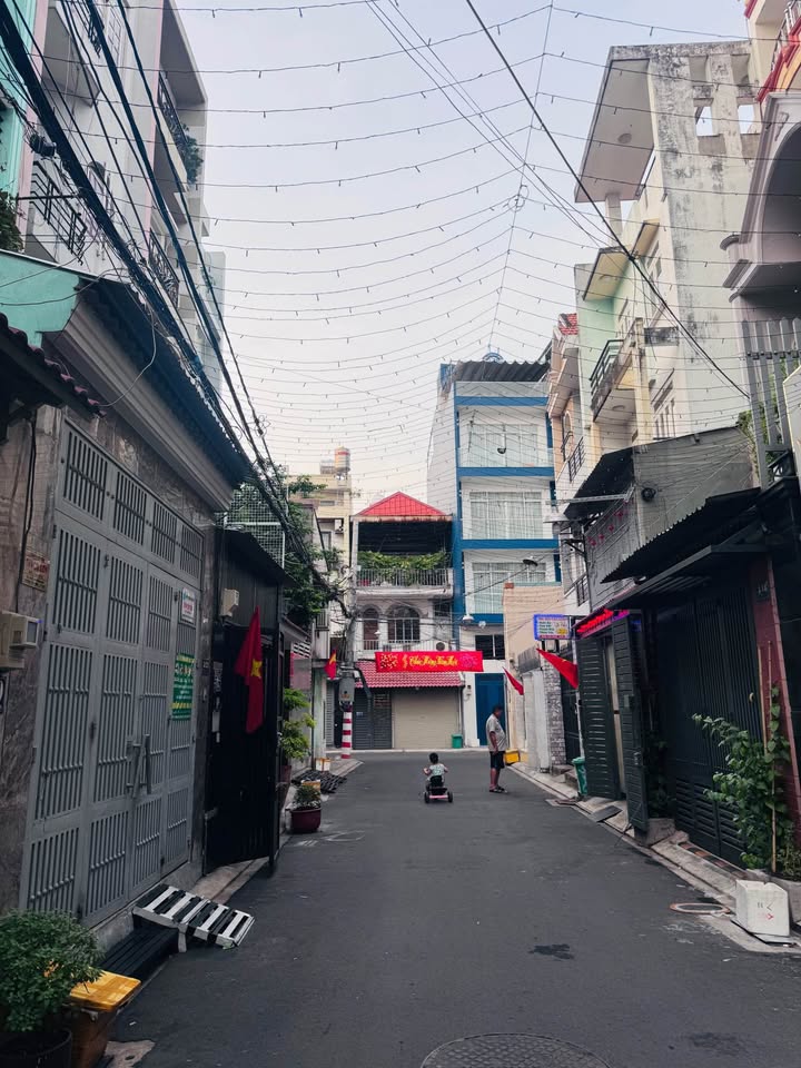 Nhà phố Tân Bình 54m² giá 10.9 tỷ - Vị trí vàng gần ga T3 sân bay!