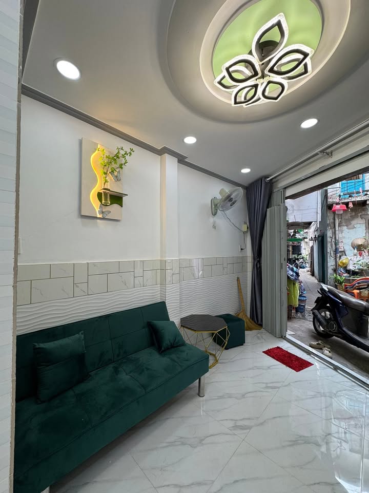 Nhà riêng Hậu Giang, Quận 6, 17m² giá 2 tỷ - Chính chủ bán gấp!