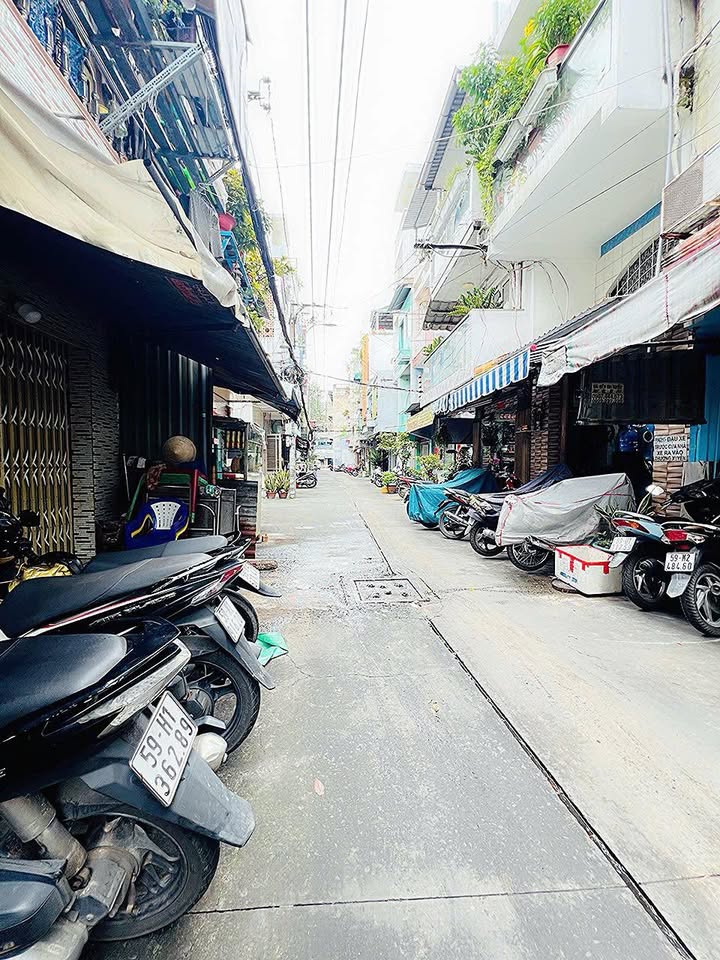 Nhà cho thuê hẻm xe tải Minh Phụng, quận 11, diện tích 42m², giá 15 triệu/tháng - Không thể bỏ lỡ!