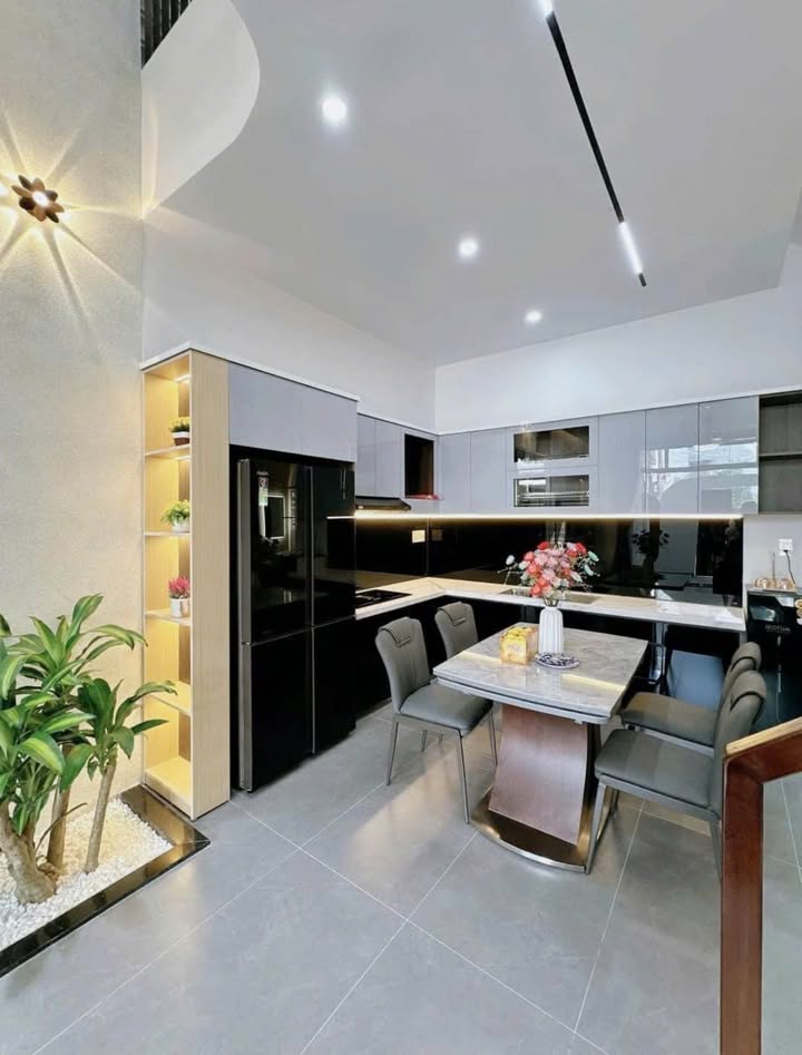 Nhà phố Bắc Từ Liêm 35m² giá 6 tỷ - Thiết kế hiện đại, ô tô đỗ cửa!