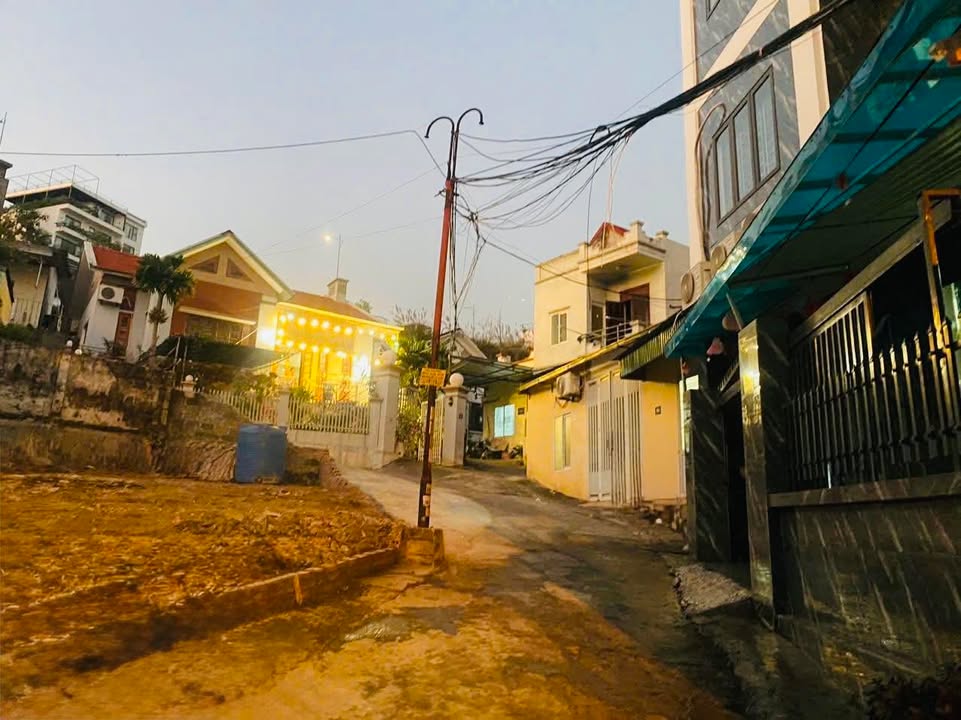 Đất phân lô Bãi Cháy Hạ Long 46m² giá 1.6 tỷ - Ô tô vào tận nơi!