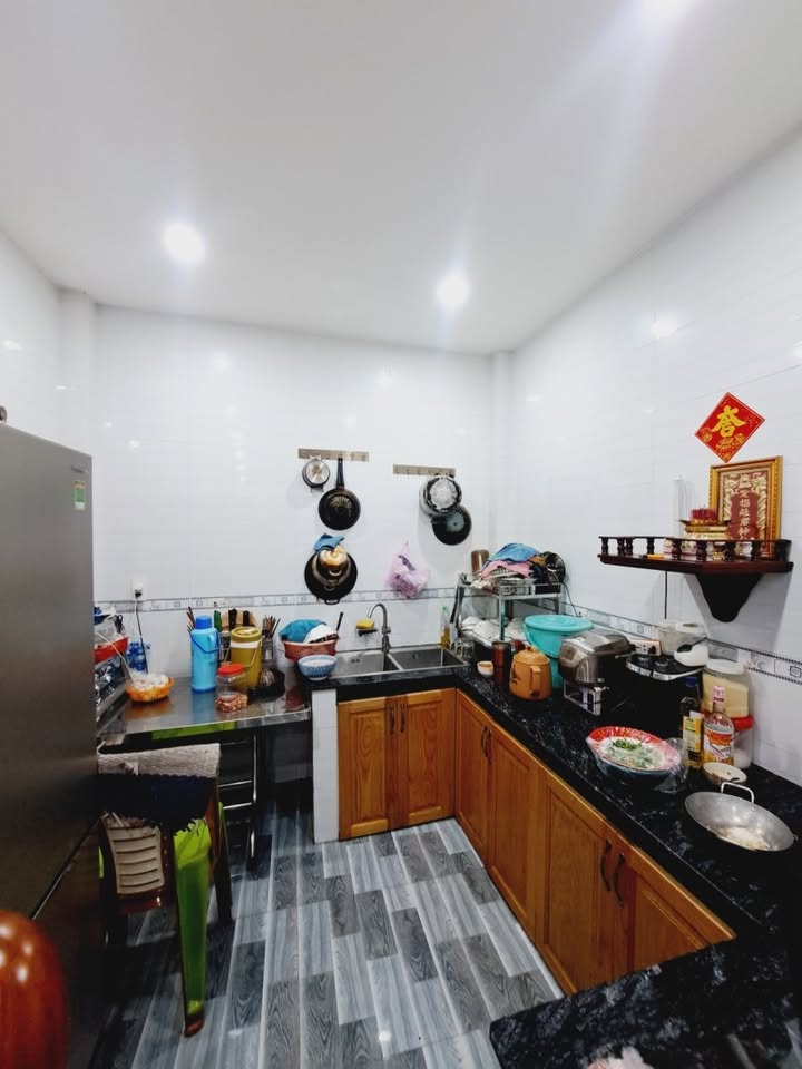 Nhà phố 4 tầng hẻm Trường Chinh, Tân Sơn Nhì 32m² giá 5.5 tỷ - Vị trí đẹp, tiện ích đầy đủ!