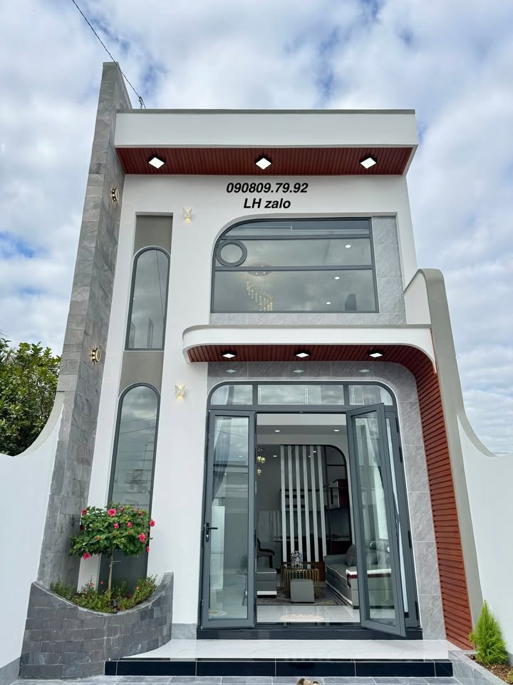 Nhà gác lửng Hòa Thành Tây Ninh 145m² giá 2.45 tỷ - Sân đậu ô tô, chính chủ!