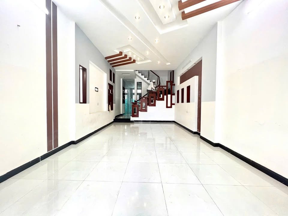 Nhà cho thuê KDC Hồng Phát An Bình 90m² giá 10 triệu - Ô tô đậu trước nhà!