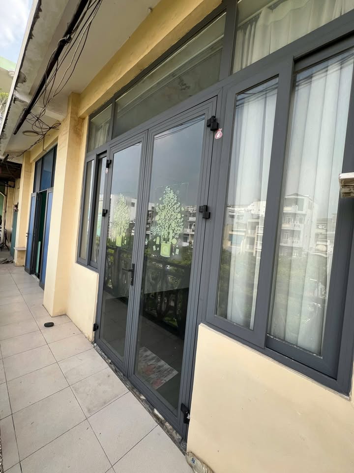 Chung cư Đôi Hải Thượng Lãn Ông Q5 56m² giá 6.5 triệu - Nhà trống, nội thất cơ bản