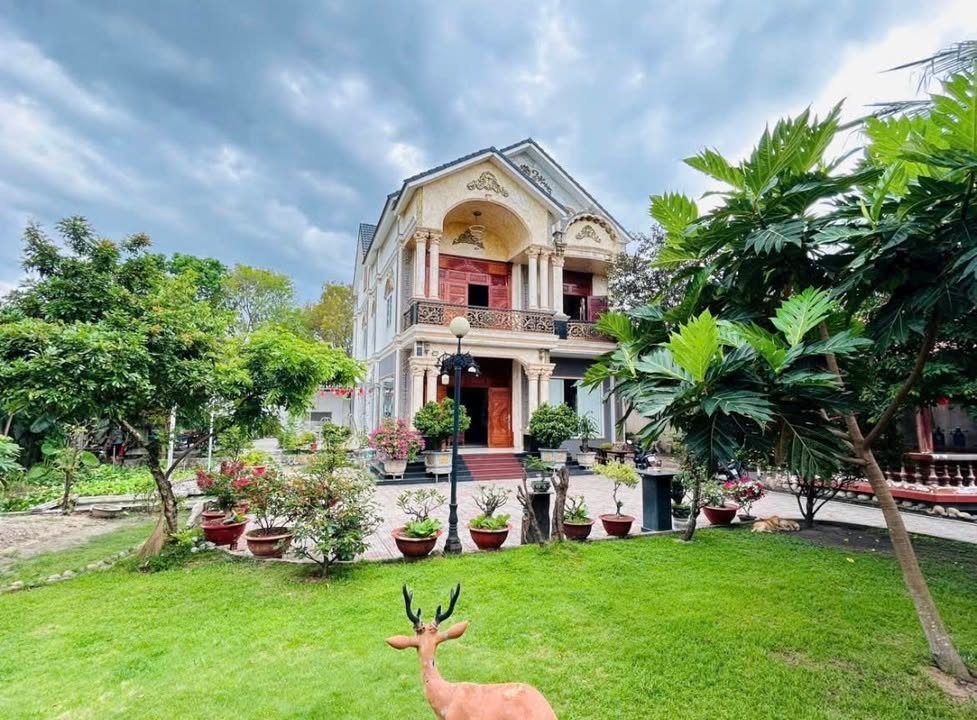 Biệt thự mặt tiền Định Hòa, Thủ Dầu Một 1524m² giá 35 tỷ - Đầu tư sinh lời ngay!