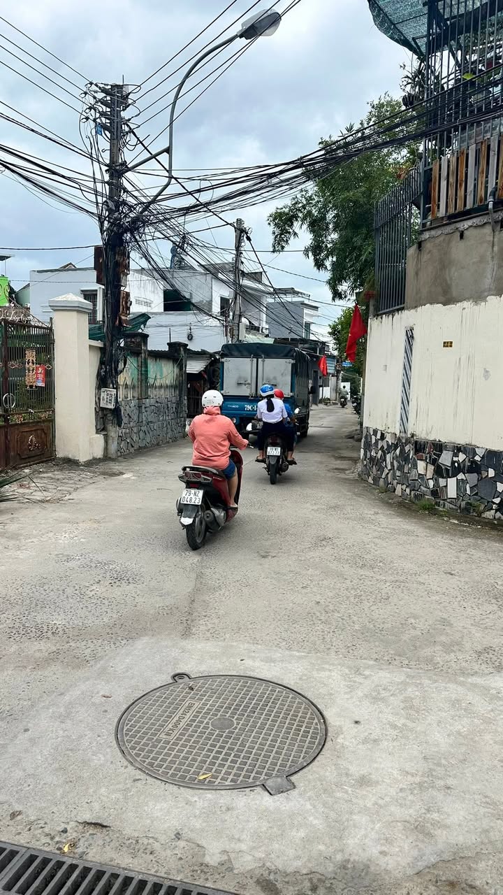 Đất 3 mặt tiền đường Hòa Trung, Vĩnh Hòa, Nha Trang 137.5m² giá 2.8 tỷ - Đầu tư sinh lời!