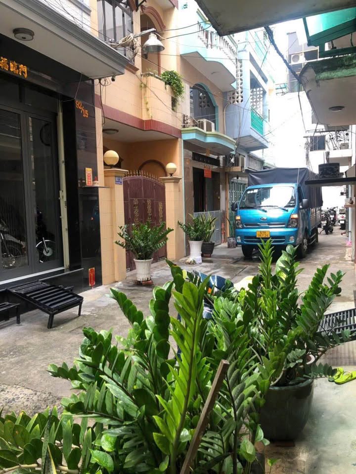 Nhà hẻm xe hơi 52.78m² Quận 6 giá 6.8 tỷ - Tiện nghi và gần chợ lớn!