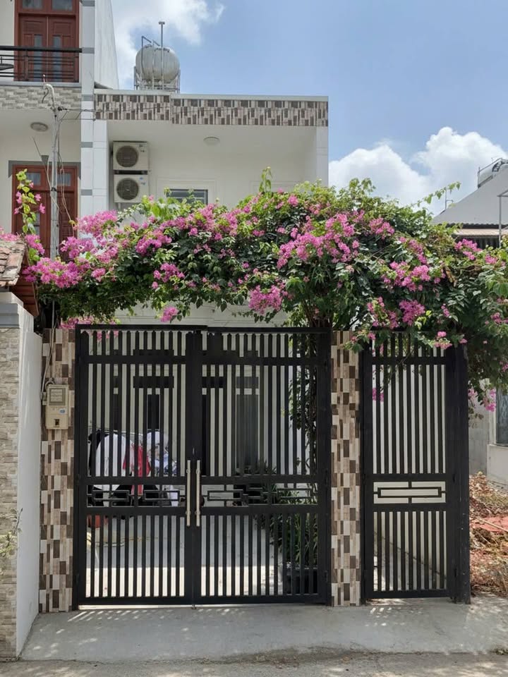 Nhà mặt tiền Tân Thới Hiệp 9, Q12, Diện tích 100m² - Giảm 100 triệu, sổ đỏ chính chủ!