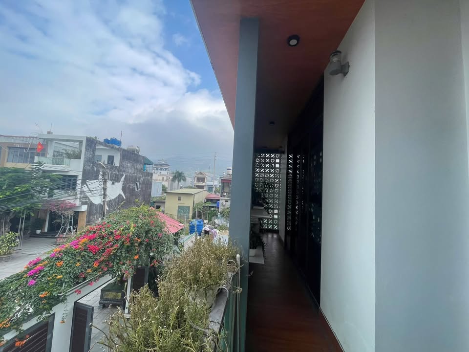 Nhà 2 Tầng Ô Góc Siêu Đẹp tại Quảng Hồng, Cẩm Phả - 241m² chỉ 8 tỷ!