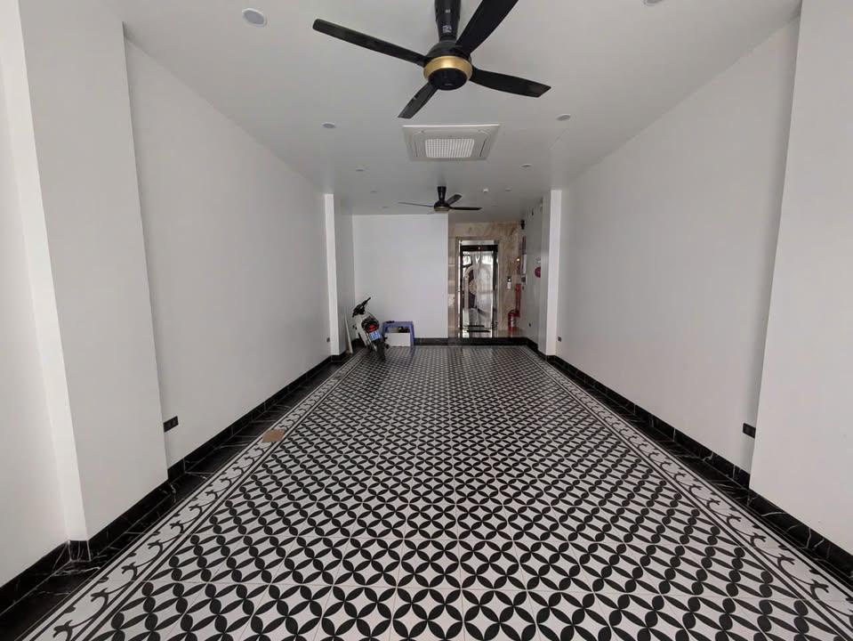 Mặt Phố Ngõ Trạm, Hoàn Kiếm 45m² giá 35 triệu - Nhà mới, nội thất cao cấp!