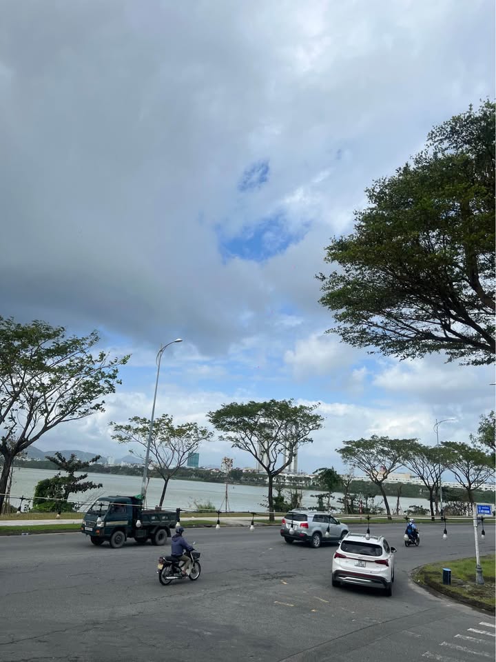 Đất mặt tiền đường 3/2, phường Thuận Phước, 226m² - Bán gấp kèm biệt thự 3 tầng!