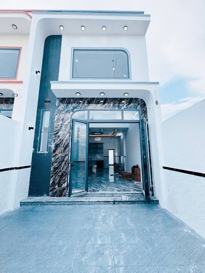 Nhà phố 2 tầng Xuân Thới Thượng 25, Bà Điểm 94m² giá 4.39 tỷ - Nhà mới vào ở ngay!