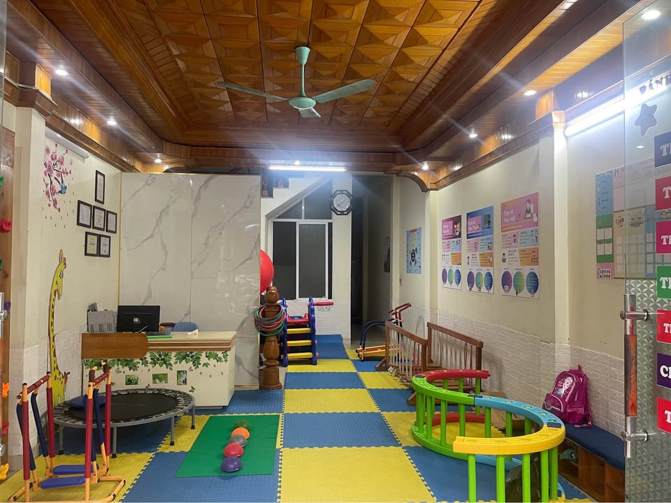 Nhà 3 tầng đường Lê Hồng Phong, phường Lào Cai, 78m² giá 4.3 tỷ - Kinh doanh đắc địa!