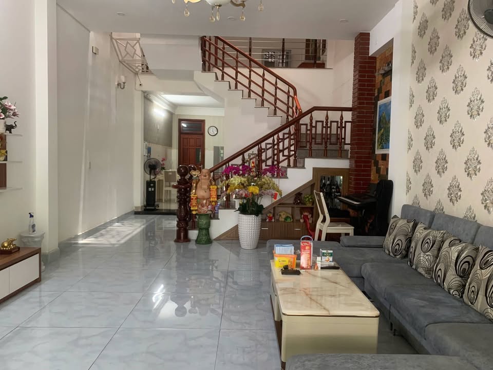 Nhà mặt tiền đường Phan Đăng Lưu, Đà Nẵng 3PN giá 16 triệu - Phù hợp cho gia đình và văn phòng!