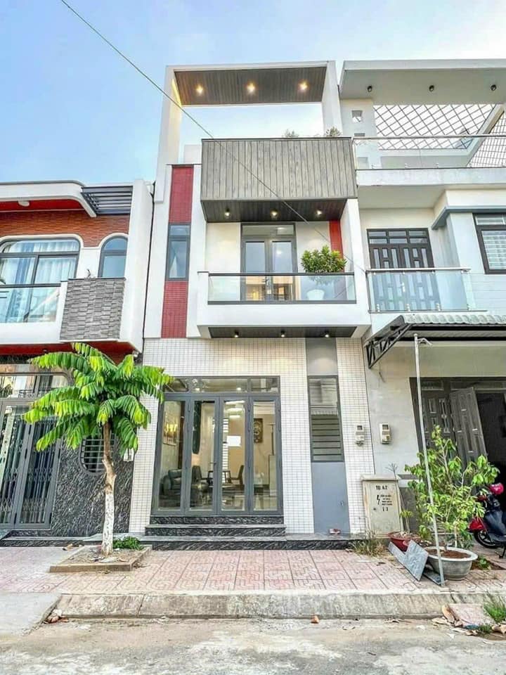 Nhà mới 1 trệt 2 lầu tại Khu Văn Hóa Tây Đô, Cái Răng, 65m² giá 4.2 tỷ - Thiết kế hiện đại, tiện ích xung quanh đầy đủ!