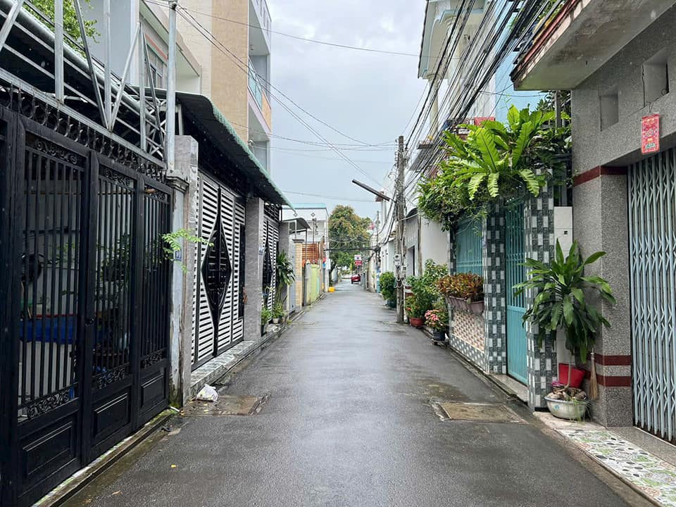 Nhà trệt lầu hẻm 50 đường Trần Hoàng Na, phường Tân An 100m² giá 3.8 tỷ - Ô tô vào tận nhà!